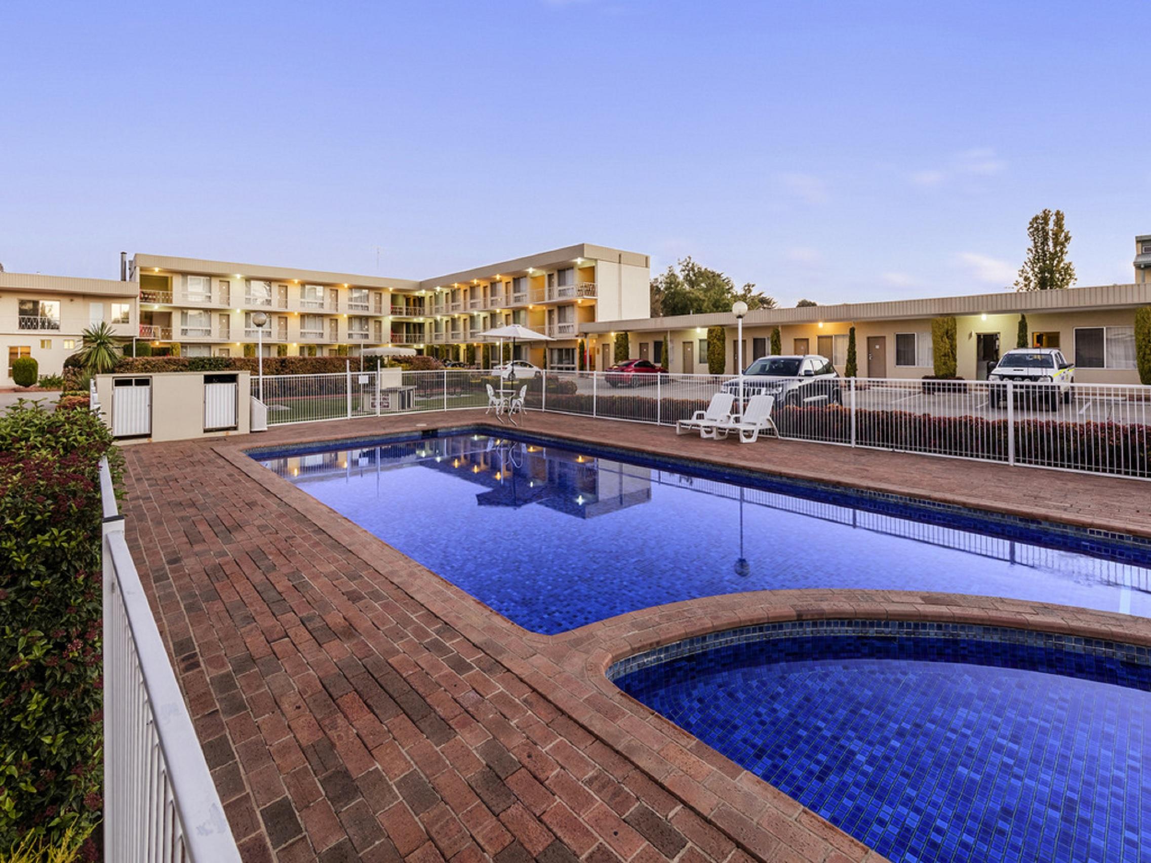 Breakfree Queanbeyan Motel Exterior photo